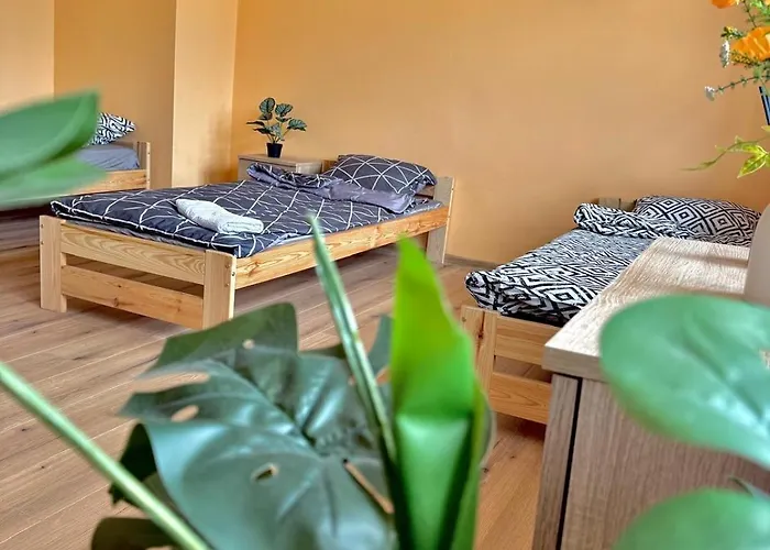 Robotnicza Przystan * فاوبجه